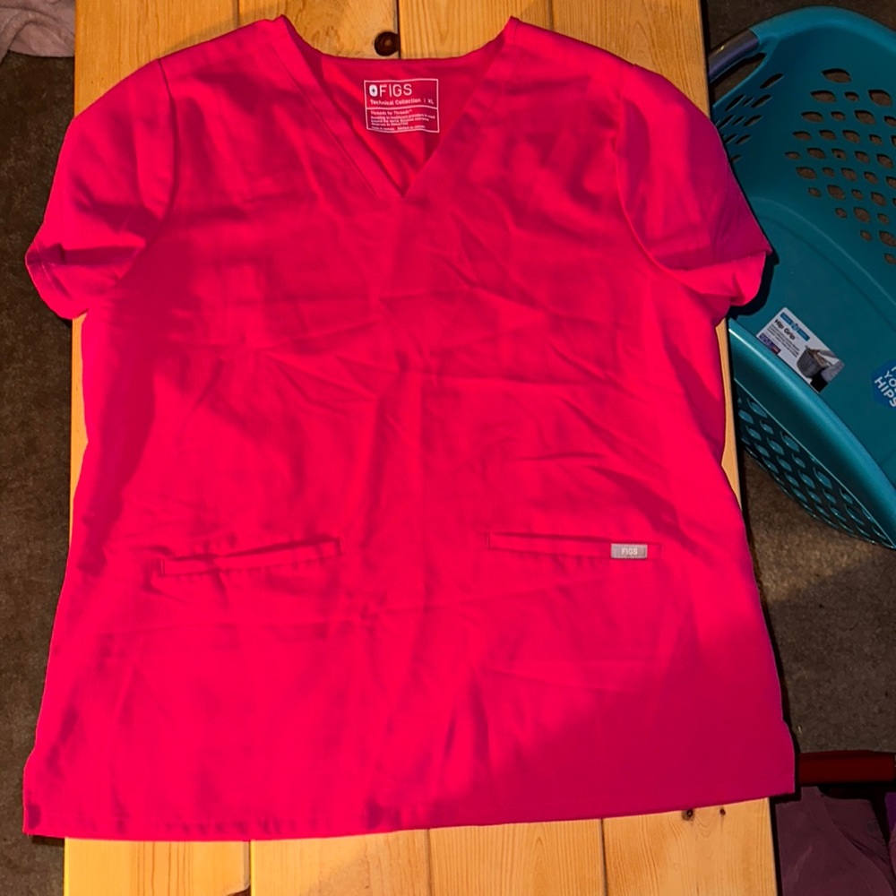 Figs 3 Pocket Casma Scrub Top